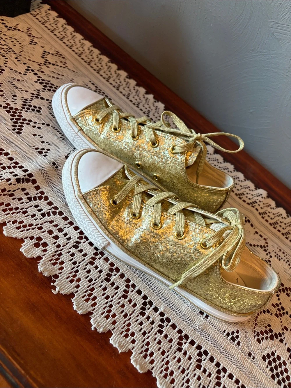 Converse sparkling gold
